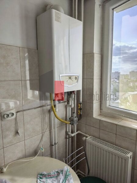 Bd. Obregia, Fantana Florilor, vanzare apartament 3 camere cu centrala.