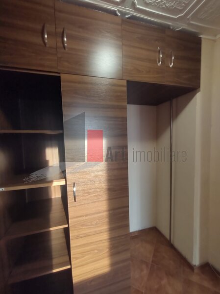 Bd. Obregia, Fantana Florilor, vanzare apartament 3 camere cu centrala.