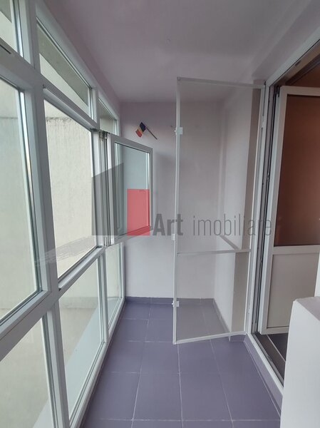 Bd. Obregia, Fantana Florilor, vanzare apartament 3 camere cu centrala.