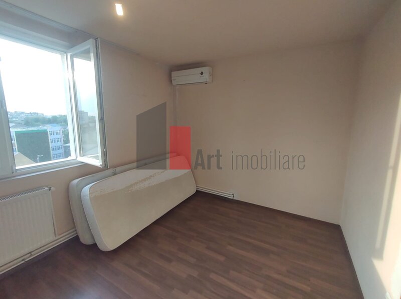 Bd. Obregia, Fantana Florilor, vanzare apartament 3 camere cu centrala.