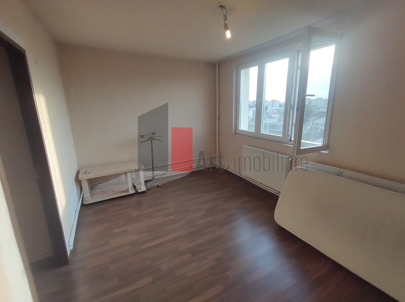 Bd. Obregia, Fantana Florilor, vanzare apartament 3 camere cu centrala.