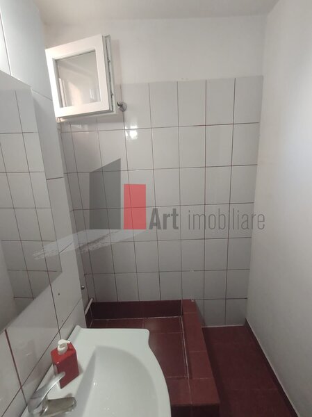 Bd. Obregia, Fantana Florilor, vanzare apartament 3 camere cu centrala.