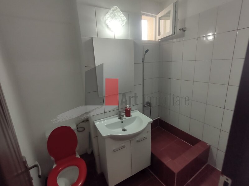 Bd. Obregia, Fantana Florilor, vanzare apartament 3 camere cu centrala.