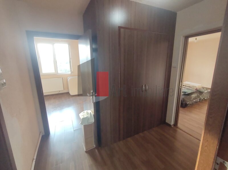 Bd. Obregia, Fantana Florilor, vanzare apartament 3 camere cu centrala.