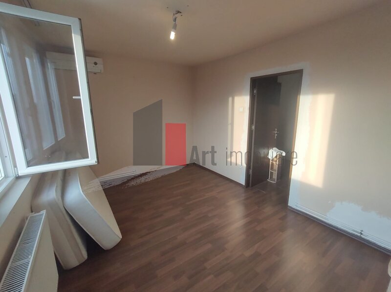 Bd. Obregia, Fantana Florilor, vanzare apartament 3 camere cu centrala.